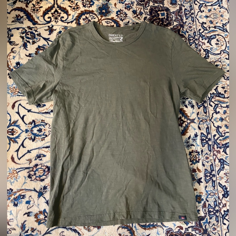 Faherty organic cotton tshirt, men’s medium